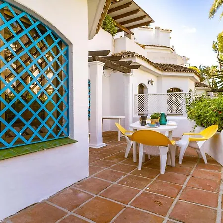 Amazing In With Outdoor Swimming Pool, Wifi And 2 Bedrooms Marbella